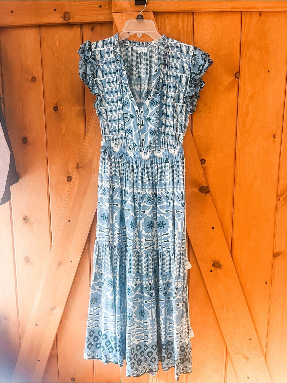 Omika Blue Patterned V-Neck Ruffle Sleeve Midi Dress